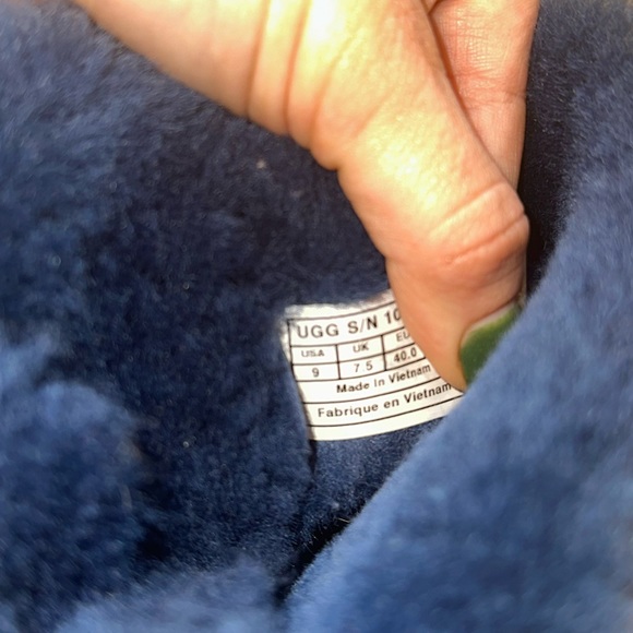 Ugg Bailey Bow Women’s Fur Ankle Boots Navy Blue 9 - Picture 2 of 10